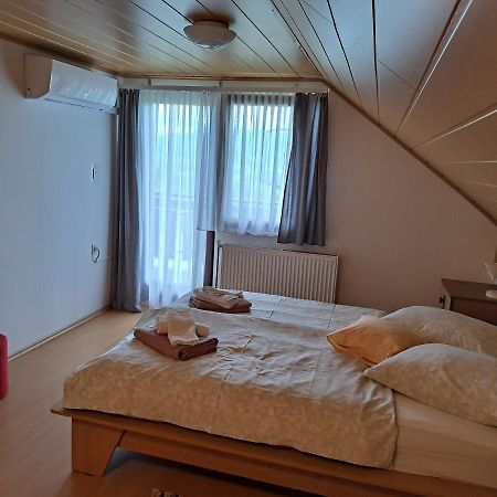 Villa Getaway "At The Three Lights" Sevnica Exterior foto